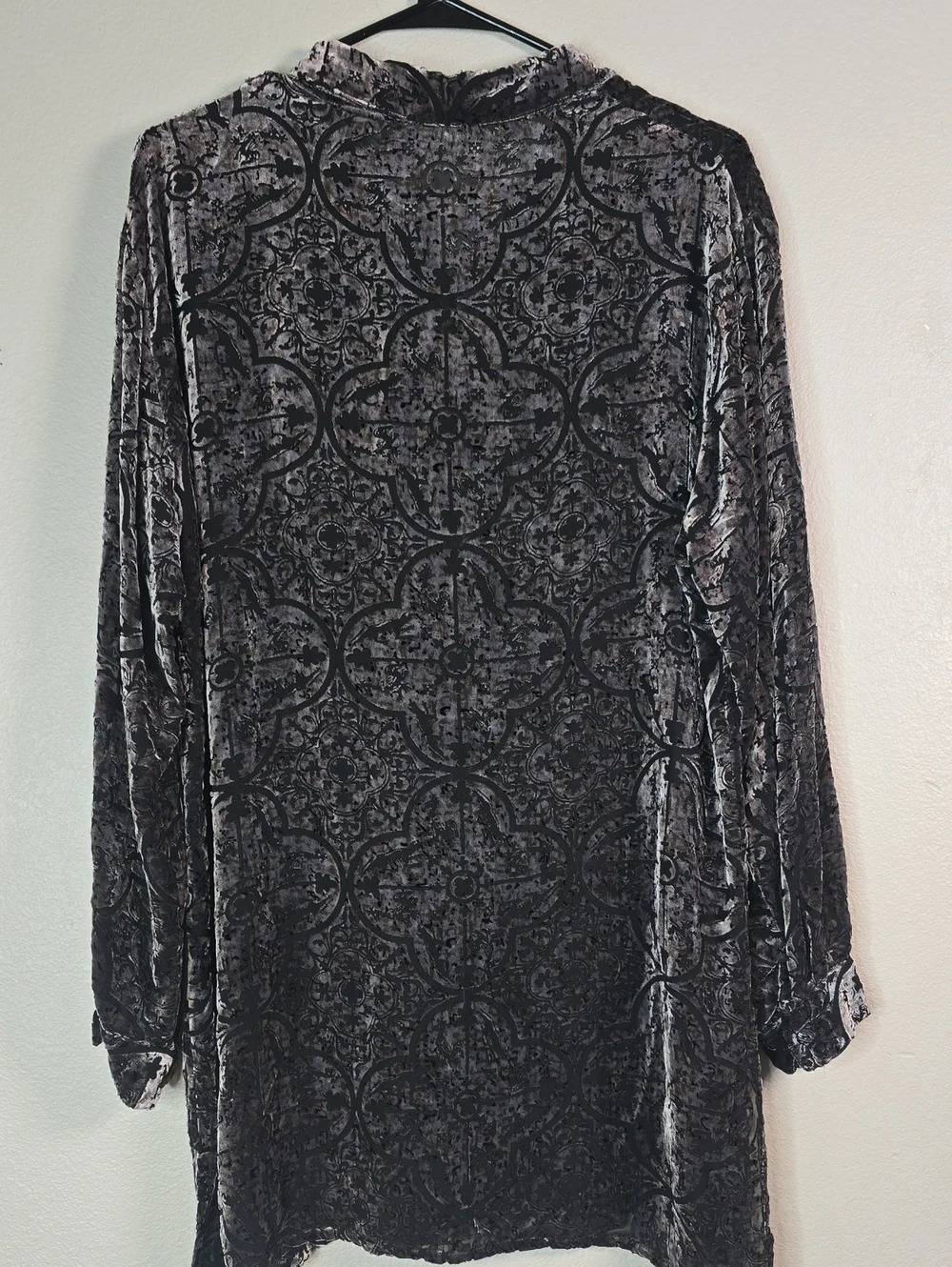 Chicos Velvet Burnout  Button-Up Shirt Tunic Top Long Sleeve Size Large